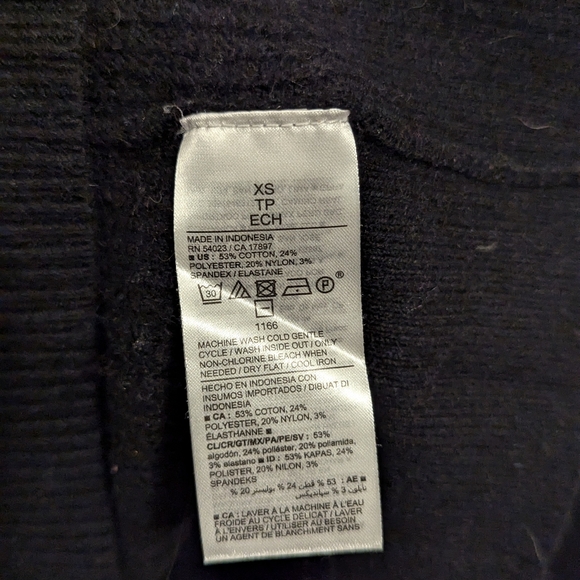 Old Navy Black V Neck Cozy Sweater - Pullover Sweatshirt - Picture 10 of 10